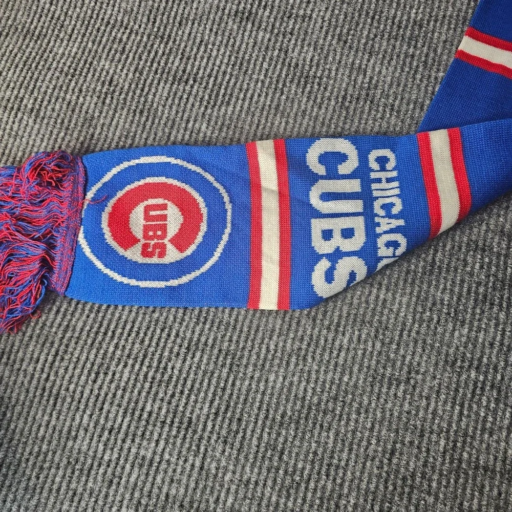 Chicago Cubs Scarf One Size Blue Red MLB Baseball Knit Winter Fringe Striped